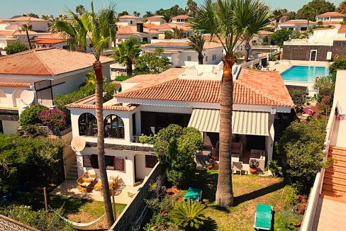 Villa 5 Dormitorios Costa Del Silencio