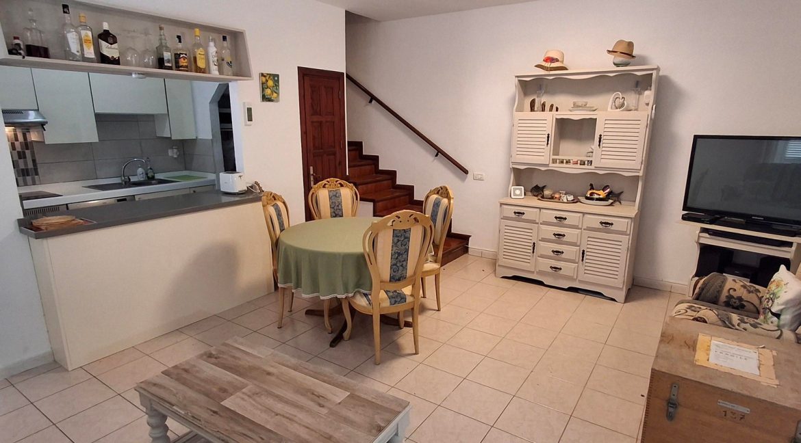 2 Dormitorios Casa Semi Adosado